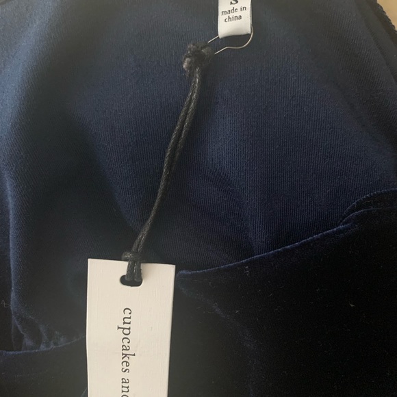 cupcakes and cashmere womens Cameo Velvet Cross Front Jumpsuit W/ Tapered Leg - Picture 5 of 6